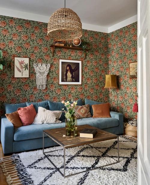 Квартира любителей цветочных мотивов и винтажных деталей. 01