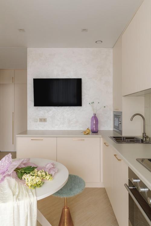 Нежный интерьер 1-комнатной квартиры 37, 6 м 2 в Ессентуках. 02