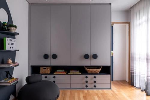 Космический интерьер детской спальни и игровая/учебная комната, оформлена в спортивной тематике - для двух мальчишек. 02