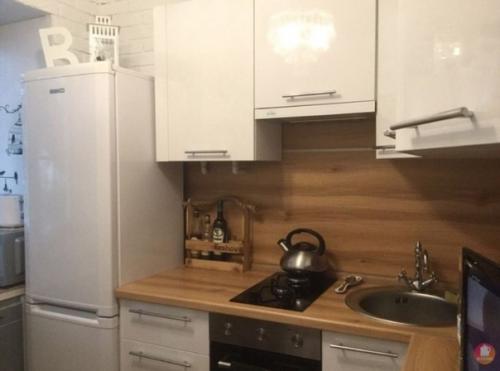 Маленькая кухня, но ремонт получился хороший. 01