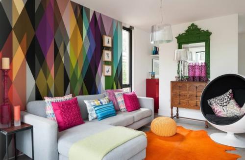 Не каждый решается создать яркий интерьер в своей квартире. 03