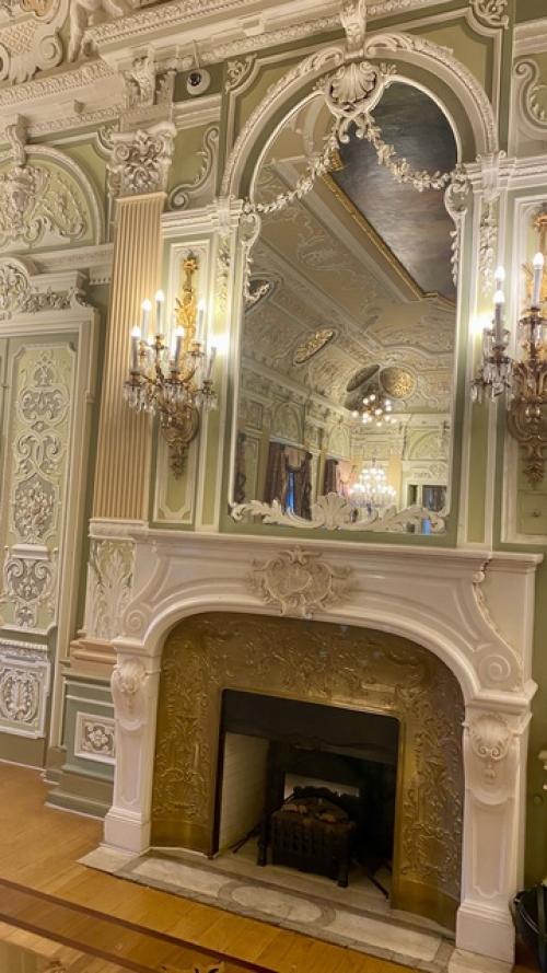 На набережной реки мойки скрывается интересный особняк. 01