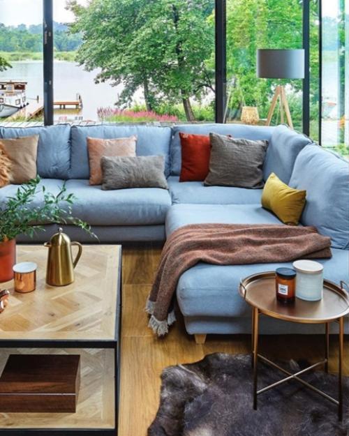 Угловой диван в гостиной. 02