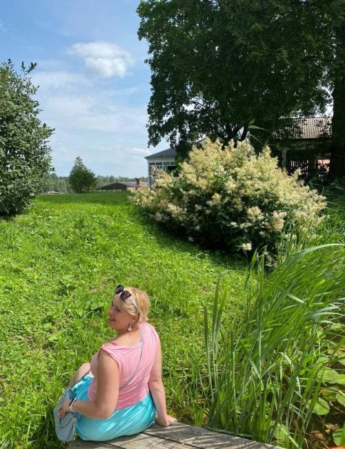 Про экскурсию.  Мы были в чудесной усадьбе куракиных 18 в. (в настоящих российских еб@енях), добраться туда без личного авто, идея так се.