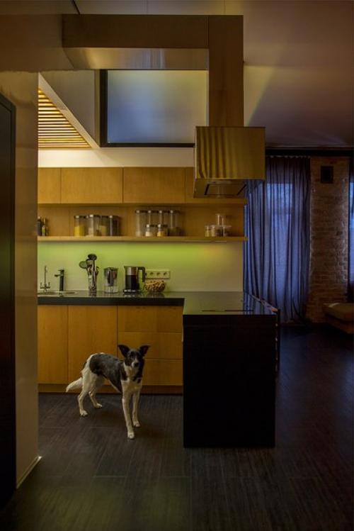 Непрерывное движение в маленькой квартире в Киеве. 08