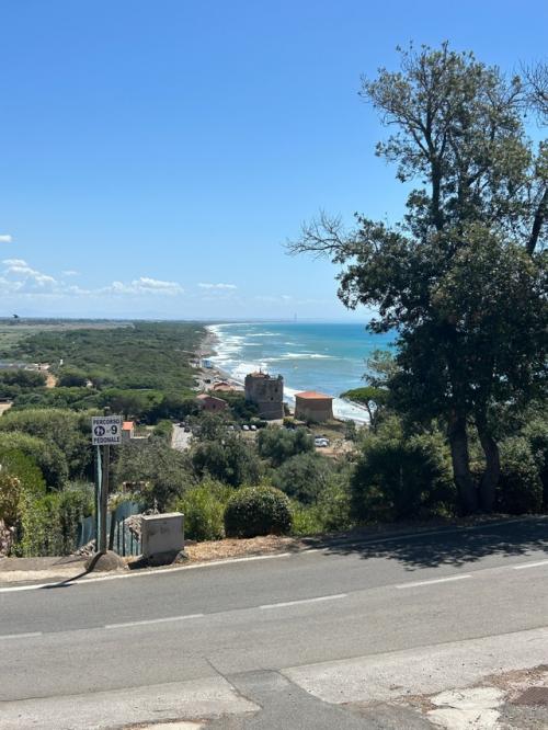 Всем привет.  Звать меня Виктория, мне только исполнилось 18 годиков. 02