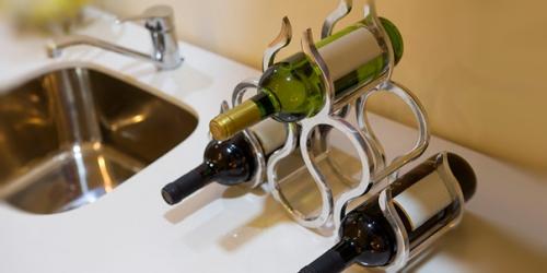 Полки для вина на кухне. 02