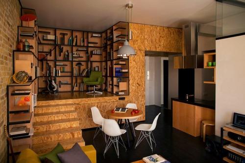 Непрерывное движение в маленькой квартире в Киеве. 05