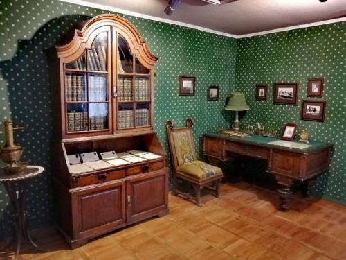 Гуляя по родному городу решили зайти в Мир забытых вещей. 01