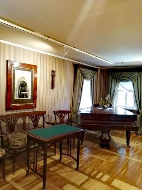 Гуляя по родному городу решили зайти в Мир забытых вещей. 02