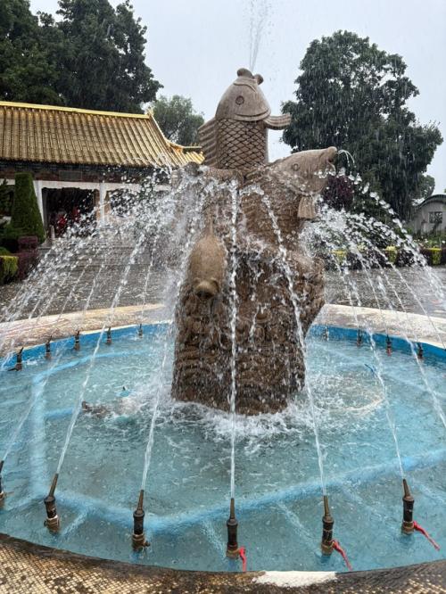 Золотой Город - это частный парк, выполненный в китайском стиле. 09