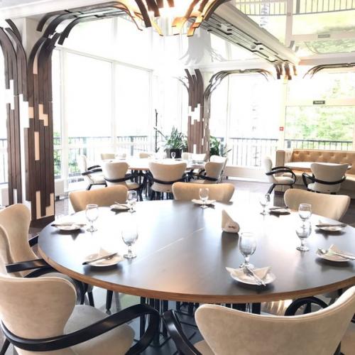 В загородном комплексе. 01