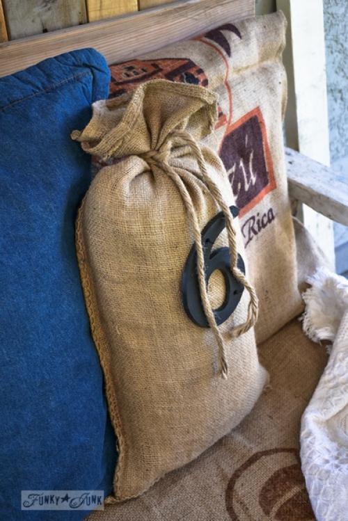 Альбом номер 2. мешковина, джутовые мешки - это самый экологичный, крепкий и очень дешевый материал для обивки мебели и оформления интерьера. 08