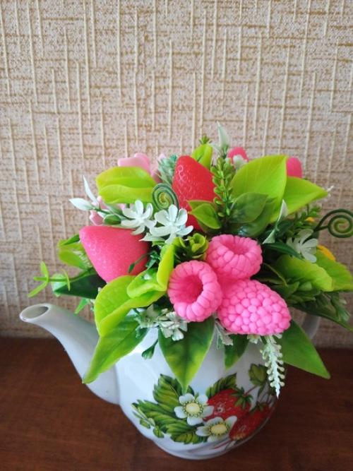 Сувенирноемылоручнойработы.  Идея для подарка по поводу и без женщине любого статуса: 04