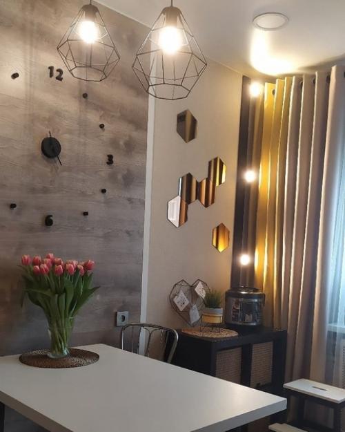 Ремонт в кухне.  Интересное оформление стен. 02