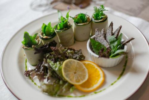 Где недорого и вкусно поесть? 04