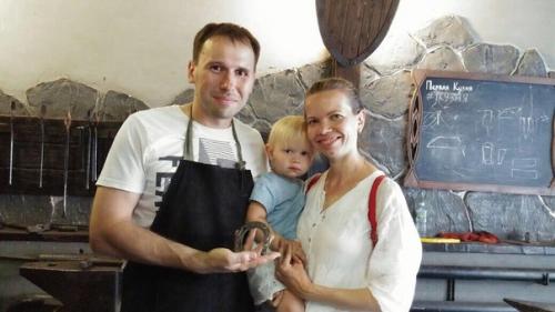 Нашей семье сегодня исполнилось 1? 06