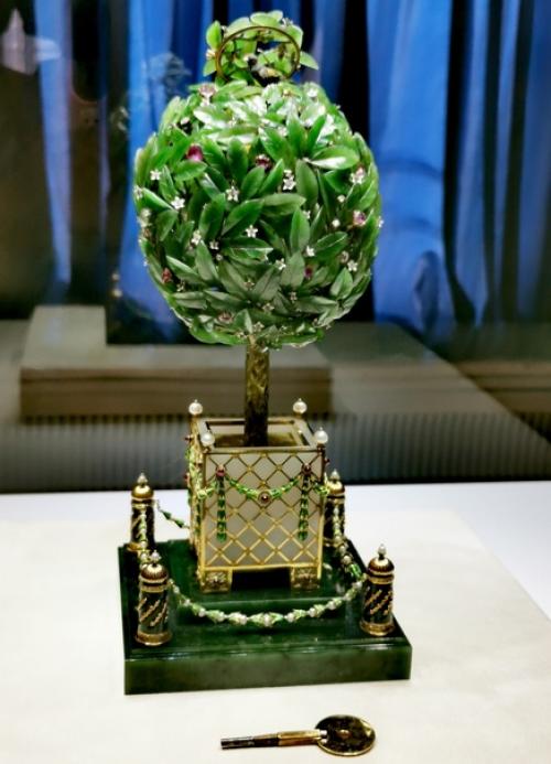 В завершении своей поездки в Санкт-петербург было решено посетить музей фаберже. 01