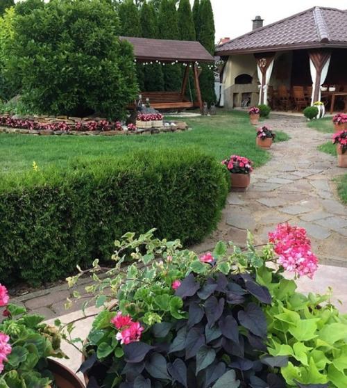 Таким образом, если загородный участок, то такой. 06