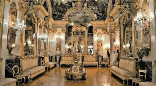 В Мадриде есть интересный, но малоизвестный музей - бывший особняк маркиза серальво (1, 2. 01