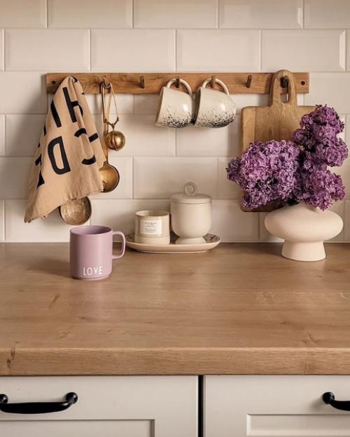 А ведь для приятного и уютного интерьера нужно не так уж и много. 01