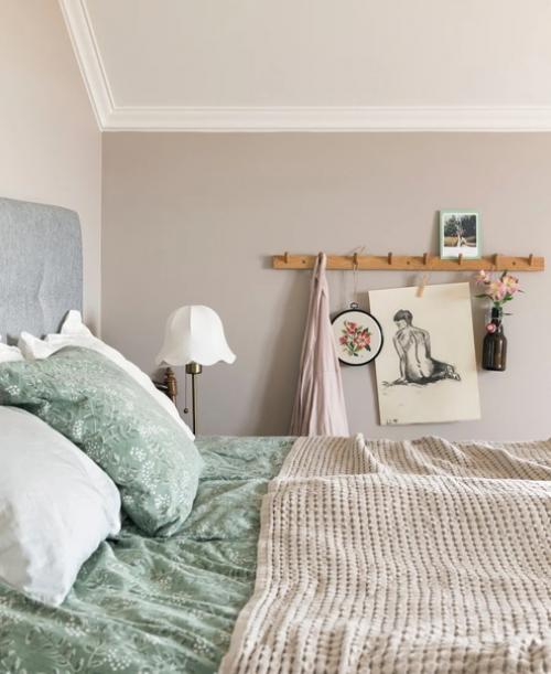 Уютный красный дом Лизы и ее мужа Рикарда, построенный с большой любовью к старому. 03