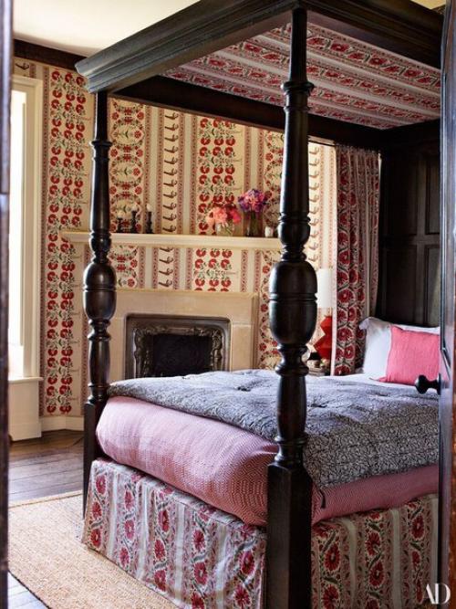 Свой роскошный особняк показала. 07