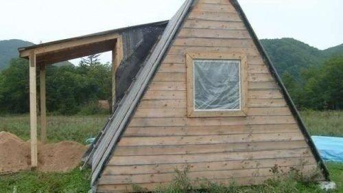 Вот такой вот у нас домик на участке. 05