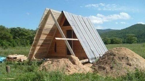 Вот такой вот у нас домик на участке. 04