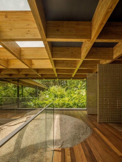 Дом на побережье Ангра - дус - рейс - яркий пример того, как архитектура может стать продолжением природы. 02