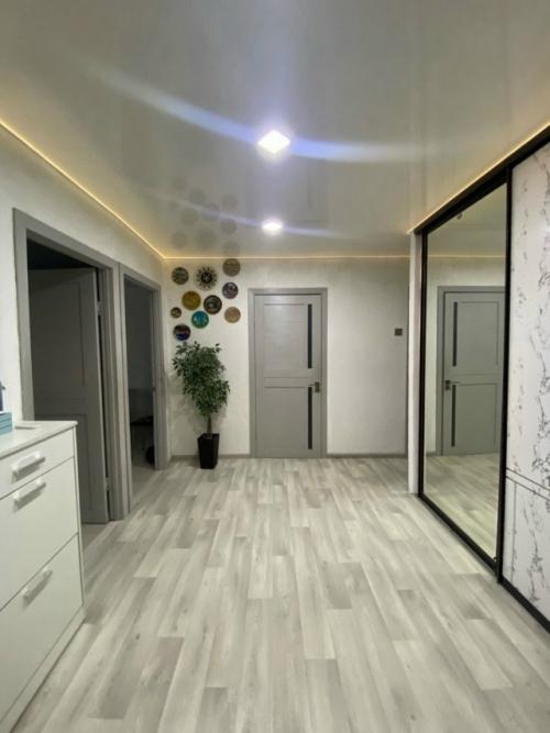 Продам 3 комнатную квартиру в новоенисейске 6 этаж. 09