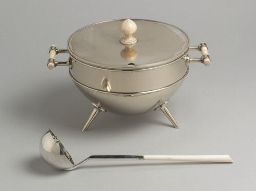 Кристофер дрессер (Christopher Dresser) (1834-1904) был одним из самых значительных дизайнеров своего времени. 01