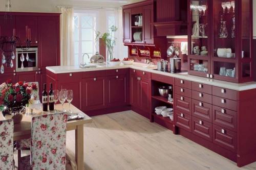 Цвет вишни в интерьере кухни. 09