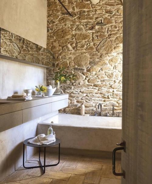 Далеко не каждый хотел бы жить в таком доме, но остановиться здесь на несколько ночей было бы интересно! 03