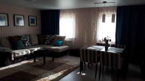 На оценку.  Делали ремонт в нашем дачном доме сами, вдвоем с мужем, в первый раз. 03