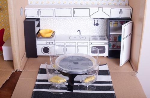 Кукольный домик своими руками из коробки. 07