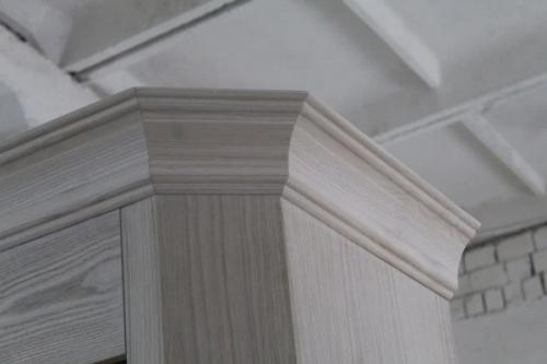 Необычный шкаф.  Очень нетрадиционный шкаф изготавливают для заказчицы из Москвы мастера мебельной фабрики Woodros. 05