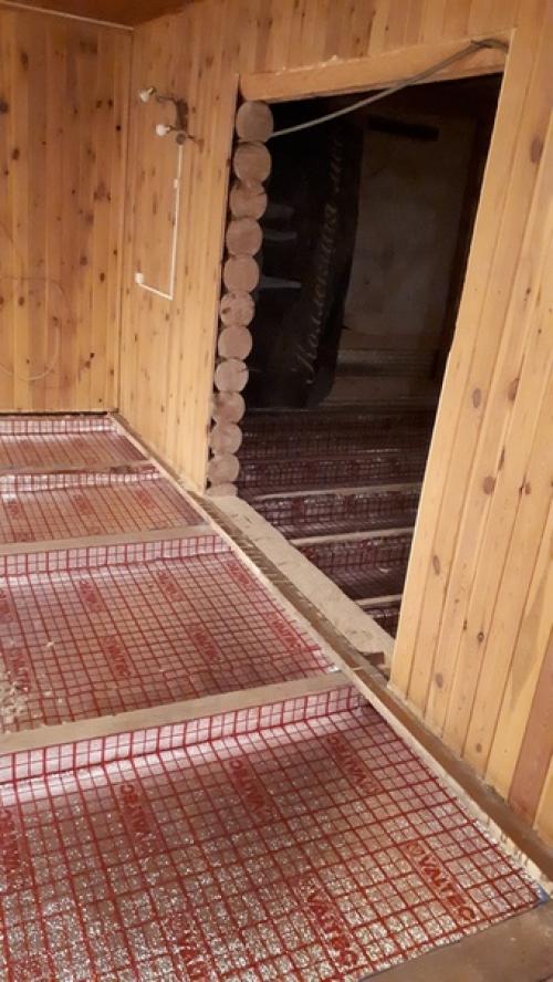 На оценку.  Делали ремонт в нашем дачном доме сами, вдвоем с мужем, в первый раз. 07