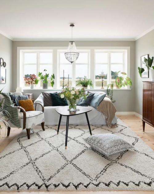 Уютный красный дом Лизы и ее мужа Рикарда, построенный с большой любовью к старому. 04