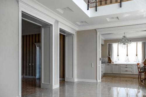 Хороший вопрос: зачем делать широкие проёмы в маленькой квартире. 04