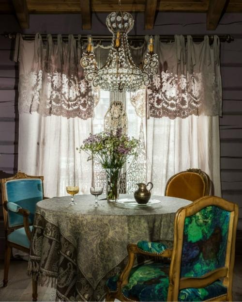 Дом в Подмосковье. Этот дом - грандиозная трехлетняя работа; конструктив занял полтора года, декор - еще полтора. 01