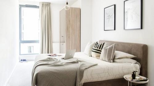 Скандинавский стиль. Оттенки белого и серого, текстура дерева, простая мебель и много свободного пространства - черты в модном скандинавском стиле. 01