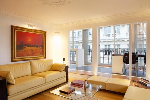 Апартаменты в стиле яхты в центре Парижа. 03