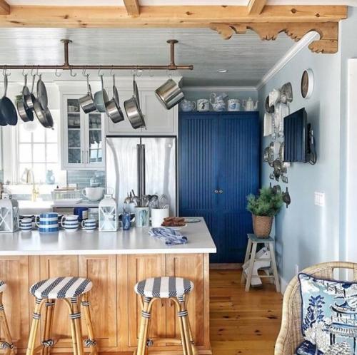 Сказочно красивый прибрежный дом коллекционера морского антиквариата с видом на залив. 05