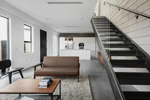 Черная древесина и битумная черепица - материалы экстерьера жилого комплекса Polker, архитектором и застройщиком которого стал Sinhei Kwok. 05