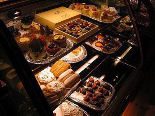 Французские кондитерские.  Франция известна всему миру не только своими изысканными деликатесными блюдами, но и вкуснейшими мучными изделиями. 04