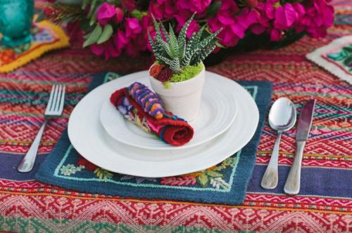 Мексиканский стиль легкость в сочетании различных оттенков характеризует. 01