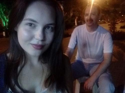 В десяти минутах от нас живёт мой крестный. 04