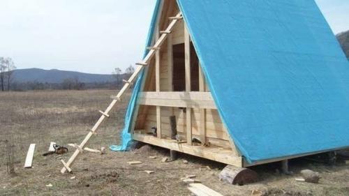 Вот такой вот у нас домик на участке. 02