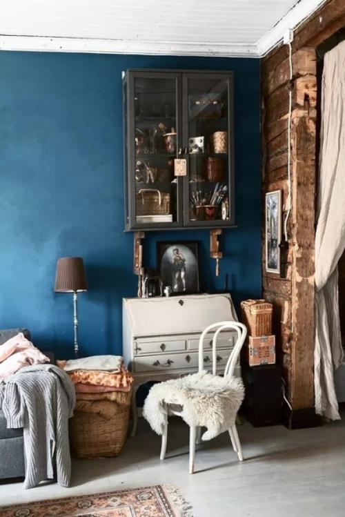 Семья с маленьким доходом, купила за бесценок старый дом. 01